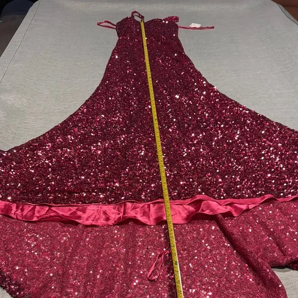 Elegant Sequin Evening Gown - Picture 8 of 13